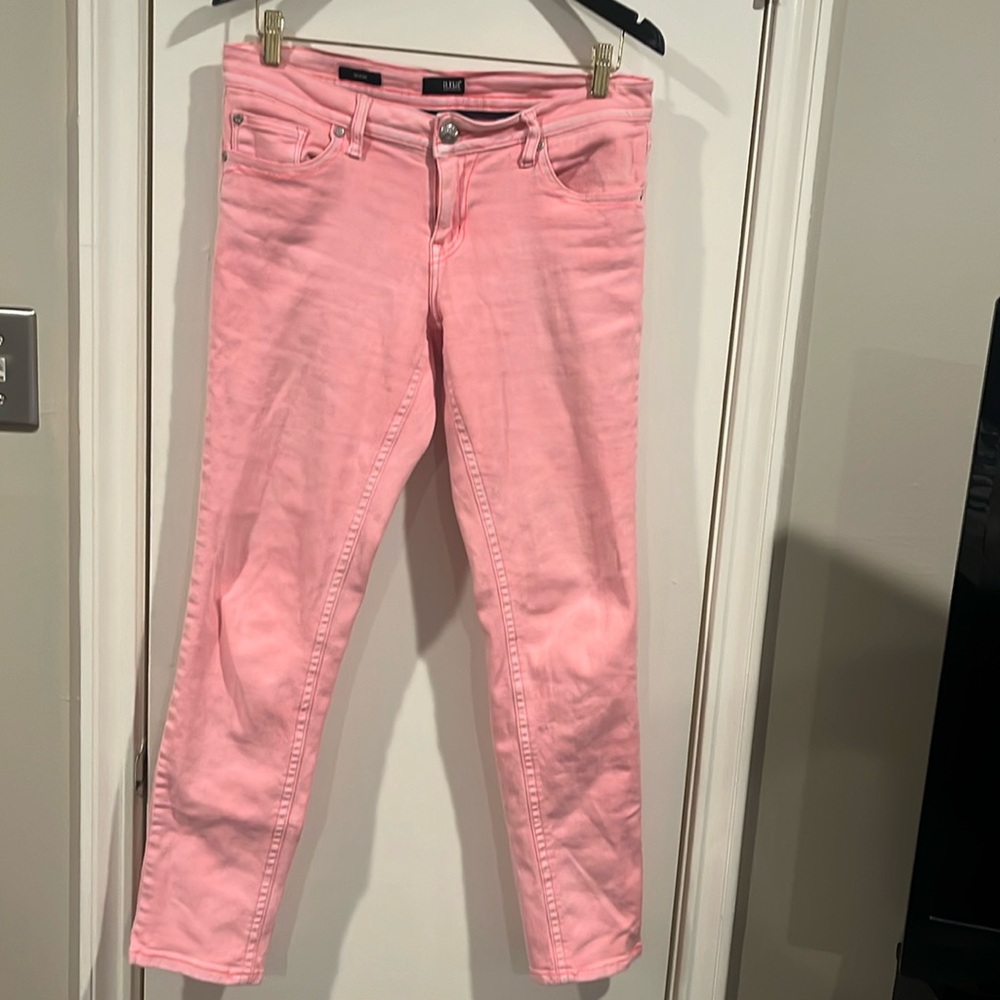 Woman’s skinny jeans. Peach Color.